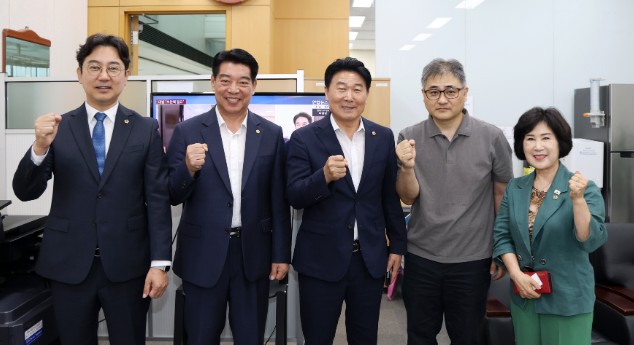 성남시의회 여ㆍ야 지도부, 시 출입 기자실 방문 "소통,협치"